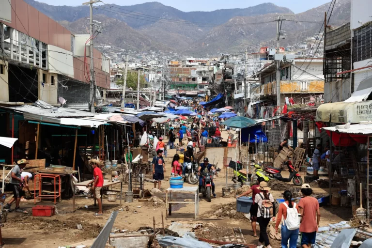 acapulco-tras-paso-del-huracan-otis-de-categoria-5-1