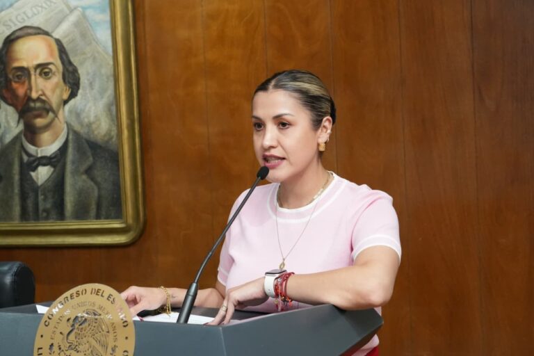 GABY VÀZQUEZ-41