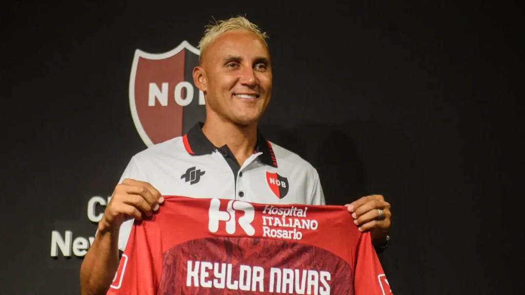 newells-anuncia-la-salida-de-keylor-navas-y-su-traspaso-a-pumas-unam
