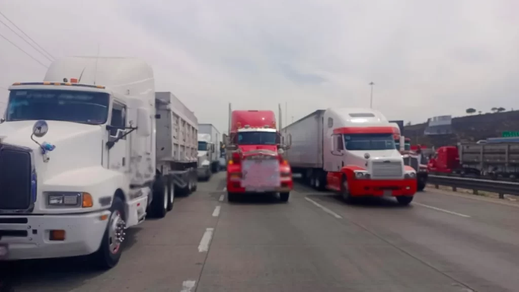 transportistas-mexico-bloqueos-paro-nacional